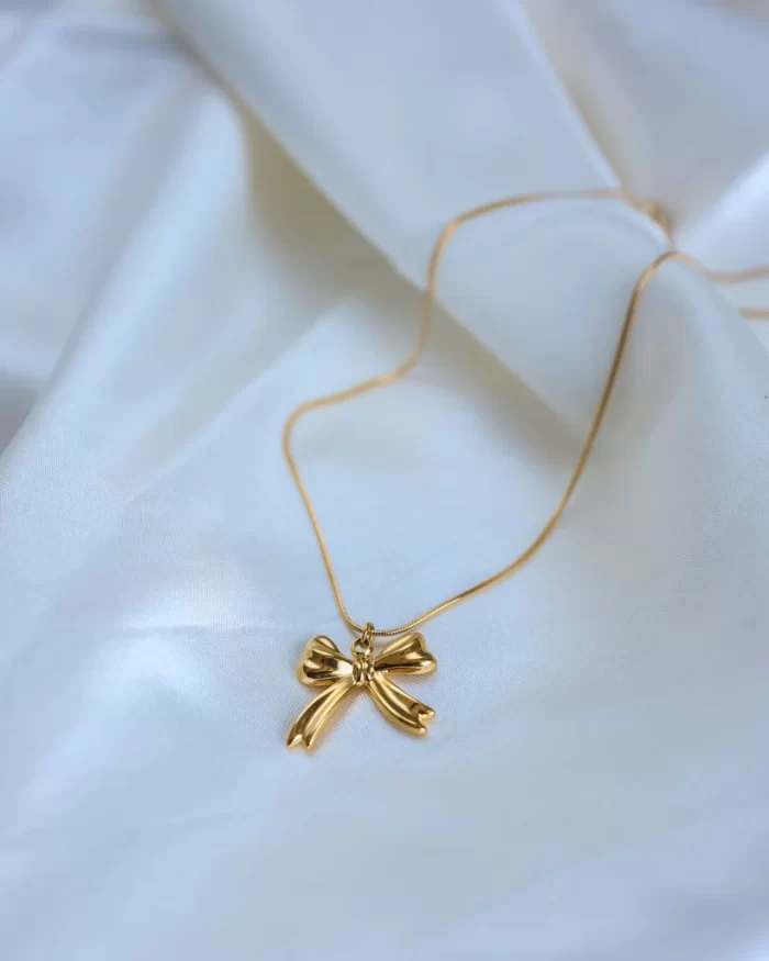 Sweet Knot Pendant